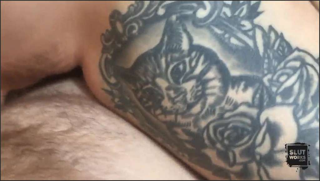 Emma Secret Erotik Video verführt reife Rothaarige zum Sex auf der Couch