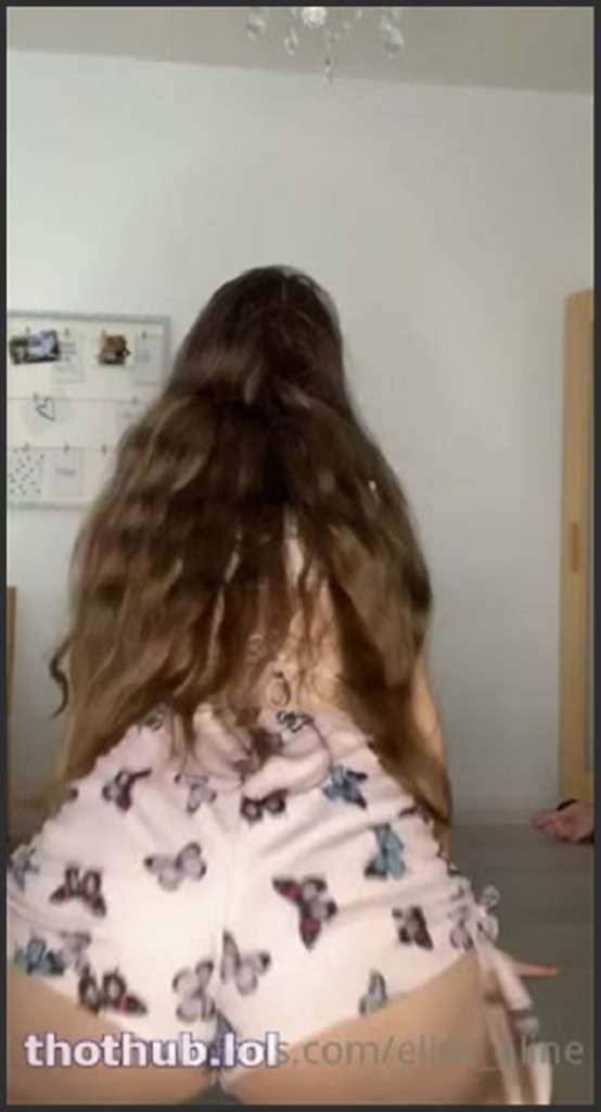 Elisa Aline Blowjob Bruni und ihre scharfe Bi-Freundin vögeln